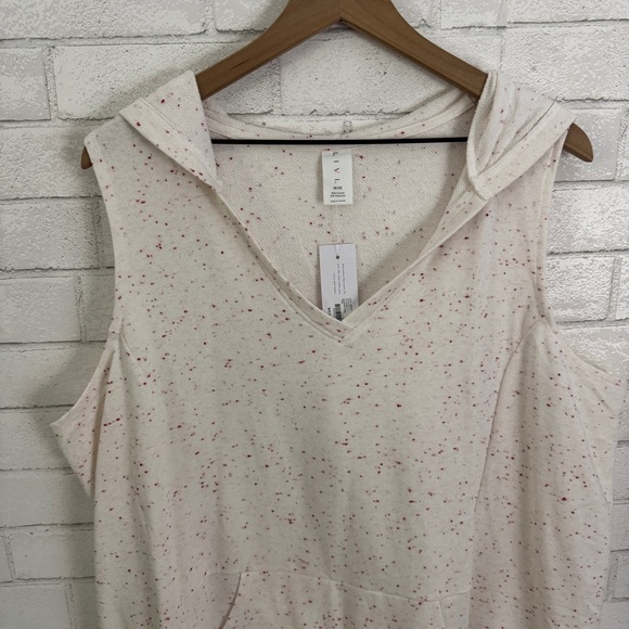 LIVI ACTIVE Lane Bryant Sleeveless V-Neck French Terry Hooded Tank - Picture 2 of 9